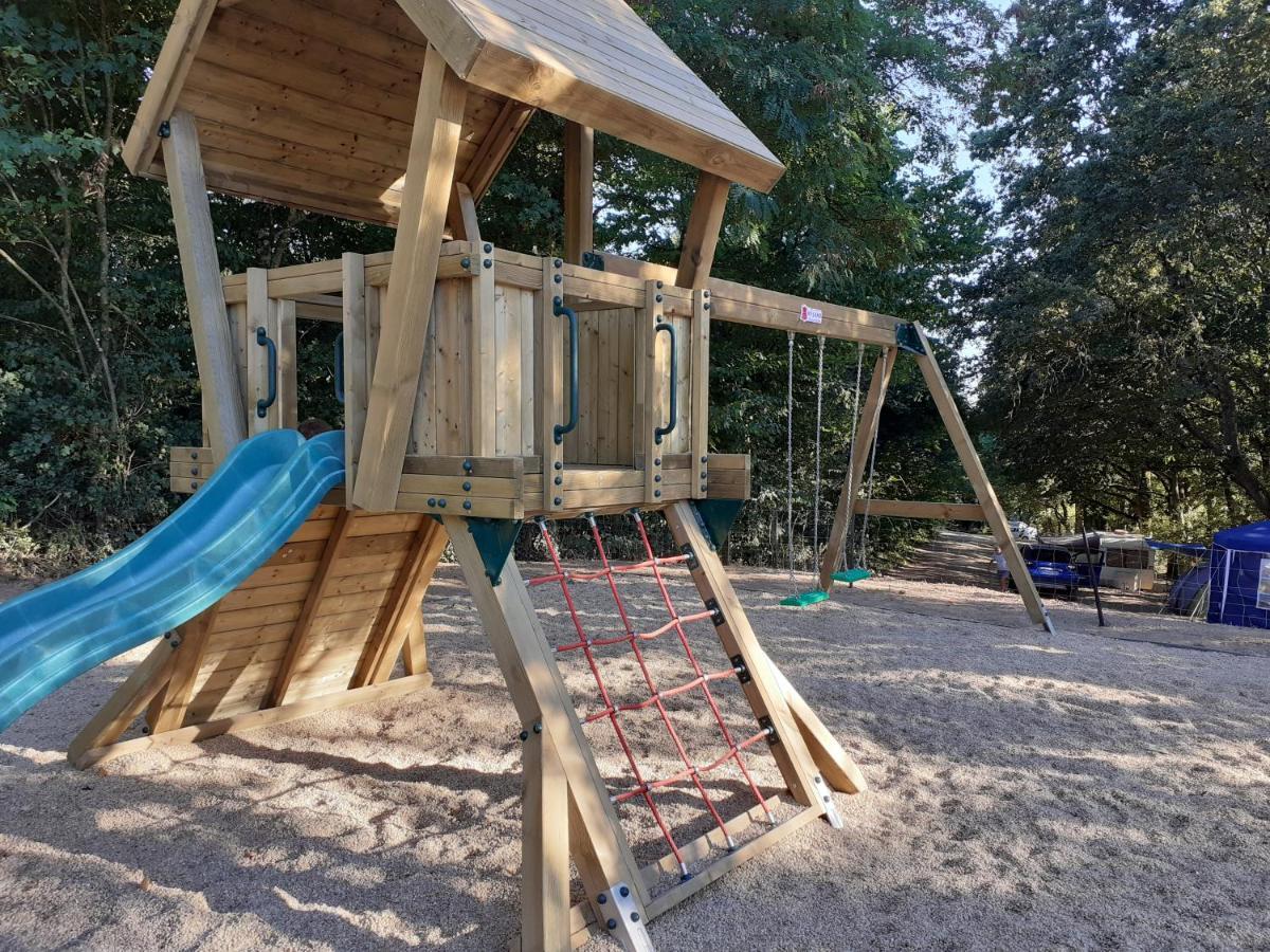 ホテル Camping La Bergerie La Chapelle-Achard エクステリア 写真
